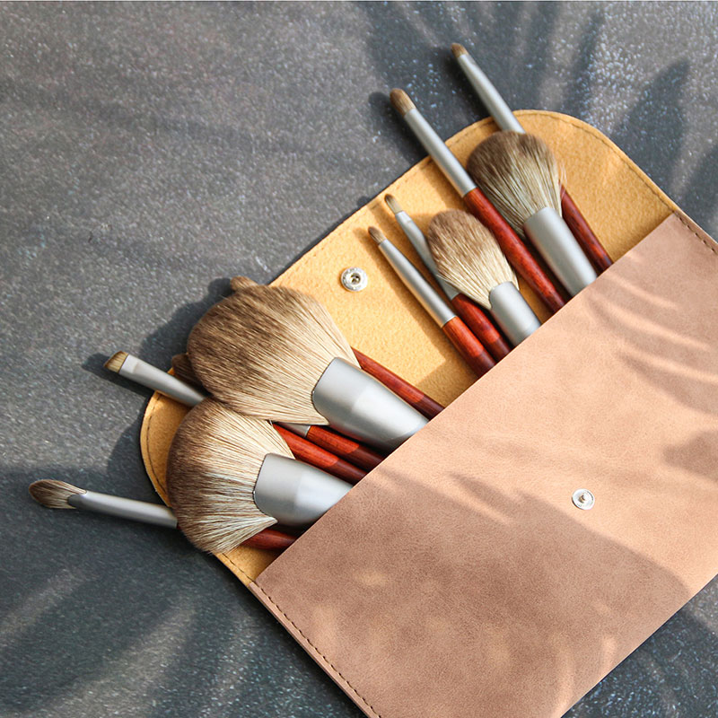 Classical face makeup brush wooden face brushes